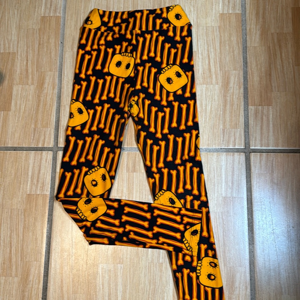 LuLaRoe - Tween L/XL Leggings, Halloween Skeletons